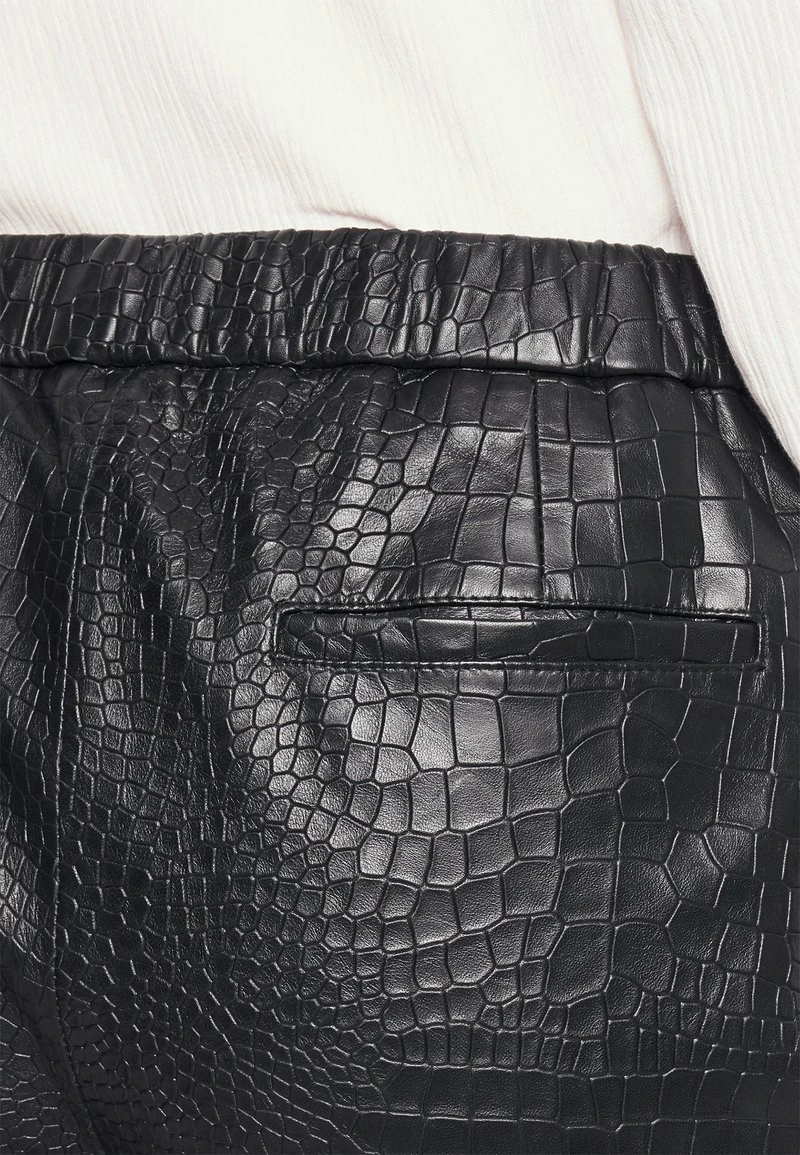 JESS TROUSERS - Stoffhose - Black Shinny – Bild 6