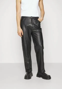 RELAXED FITTED TROUSERS - Lederhose - Black